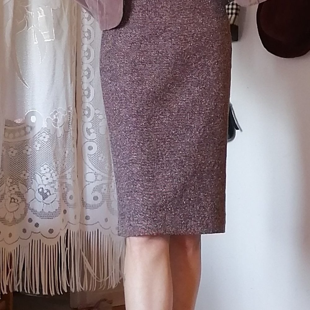 Structured Skirt - Picture 3 of 8
